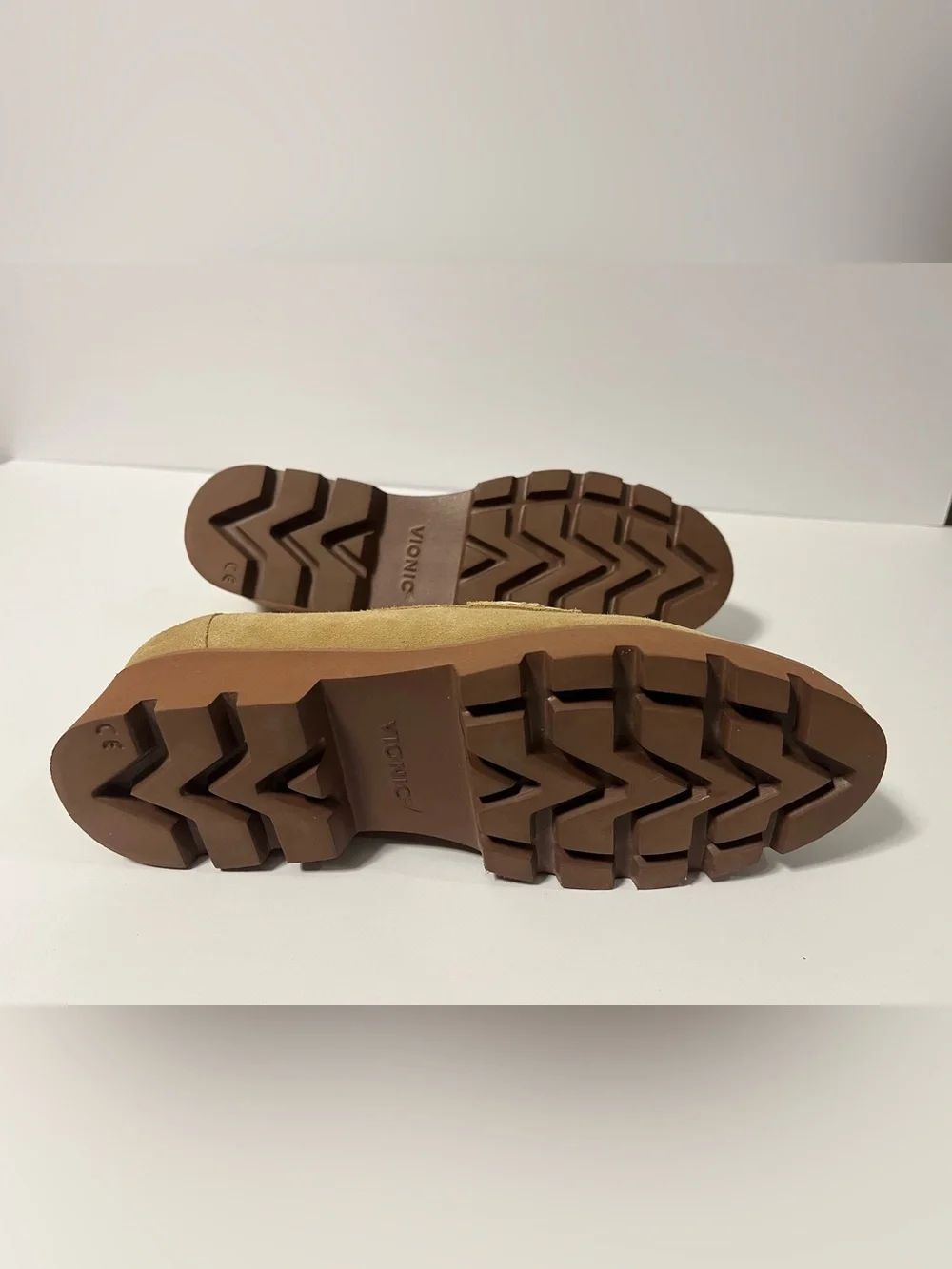 Vionic Eloide Nubuck Brown Suede Leather Loafers Womens 7 Chunky Lug Sole Preppy